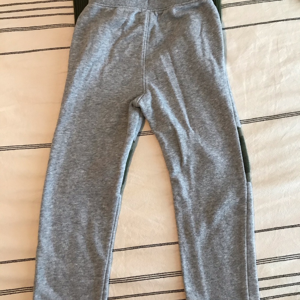 Long sleeve shirt and pant set - Picture 3 of 3